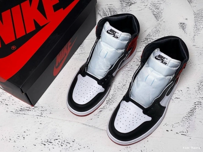 Kick Theory Satin Black Retro 1 Toe High Jordan Air CD0461-016 0815